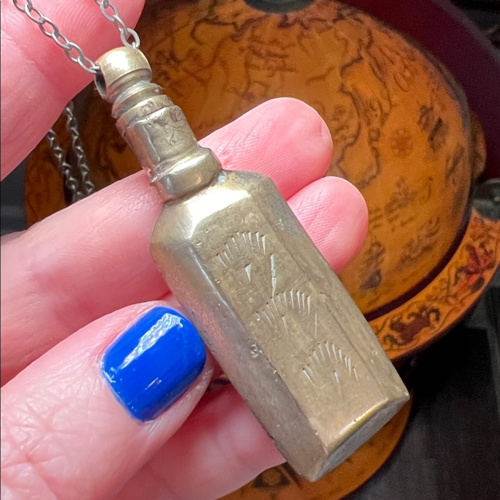 Vintage Antique Etched Brass Perfume Bottle Dauber Pendant Silver Chain Necklace - Picture 3 of 8